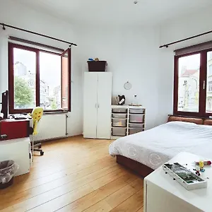 https://chez-poussin-brussels.brusselshotelsbook.com