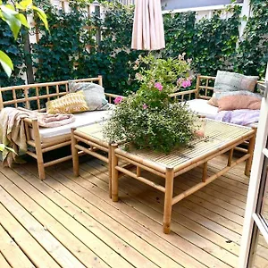 Vidunderligt Hus M/egen Gardhave - Midt I Centrum Apartment Aalborg